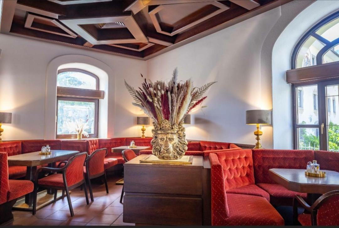 Cafe Zentral, Zimmer Mit Fruehstueck Kotschach-Mauthen Exterior foto